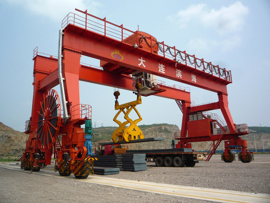 High Strength Heavy Duty Rubber Tyred Gantry Crane 80 Tons For Outdoor