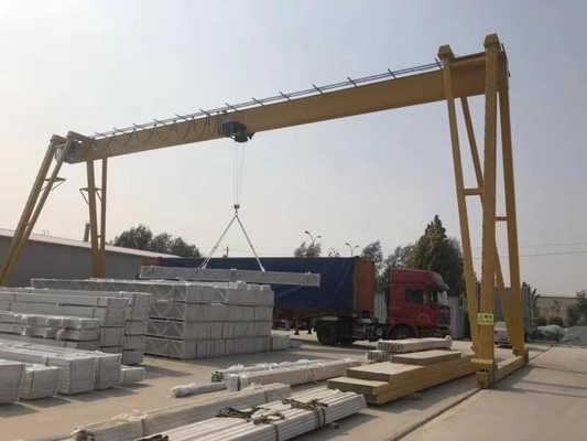 2-5 Tons Light Duty Crane With 2-8m/Min Lifting Speed  12 Months Warranty