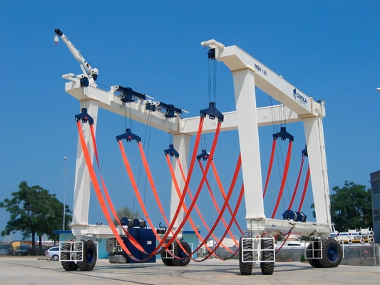 Pendant Control 37KW Yacht Lifting Crane 20 Tons For Houseboat