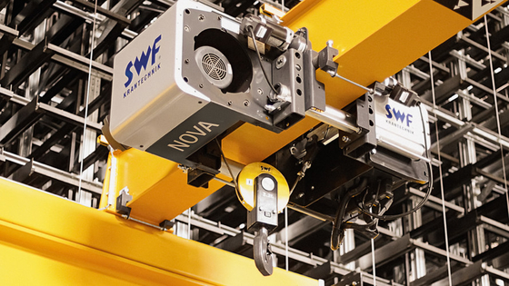 Safety Indoor Overhead And Gantry Crane Yellow Color Computerized