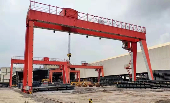 Safety Indoor Overhead And Gantry Crane Yellow Color Computerized